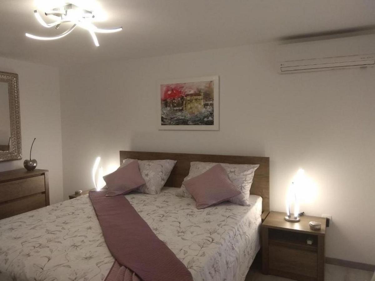 Apartments Lemar - With Parking Bol Exterior foto